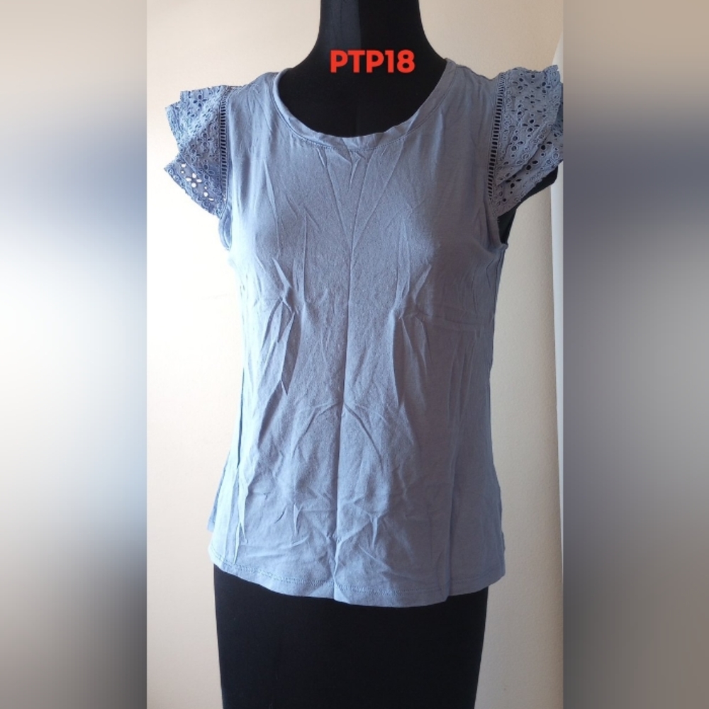 NWOT Ruffle Blue Top Medium - Picture 3 of 7